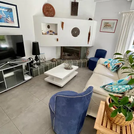 Very Comfortable House Steps From The With Garden And Terrace Hourtin
