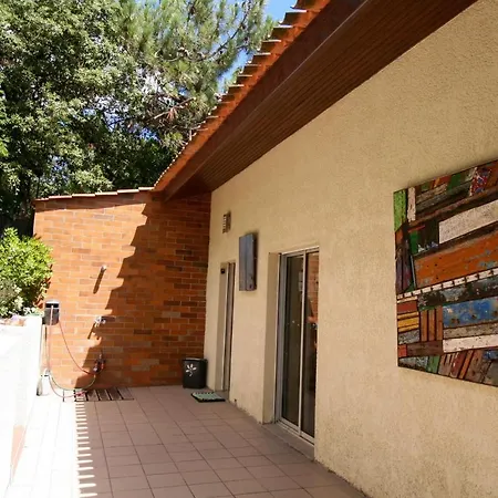 度假居 Very Comfortable House Steps From The With Garden And Terrace