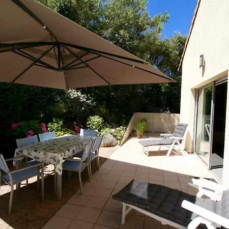 Very Comfortable House Steps From The With Garden And Terrace * Hourtin